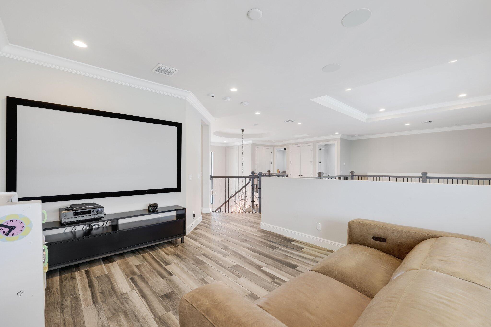 ROYAL PALM POLO - Residential