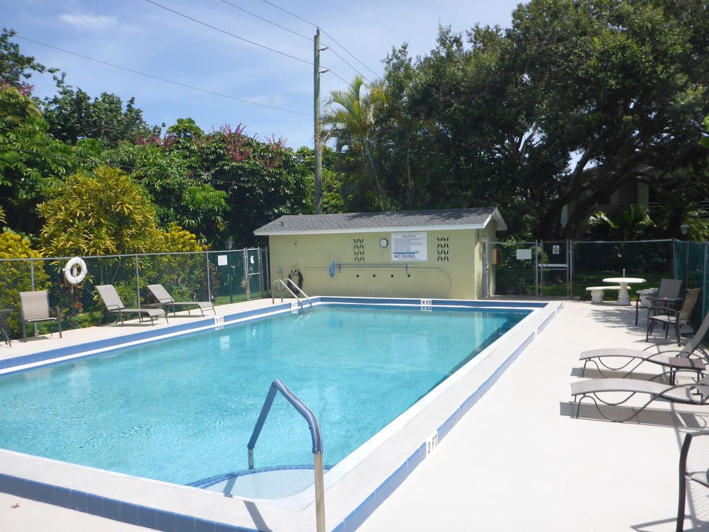 Photo of 12138 Alternate A1a #I6, Palm Beach Gardens, FL 33410 (MLS # R10810961)