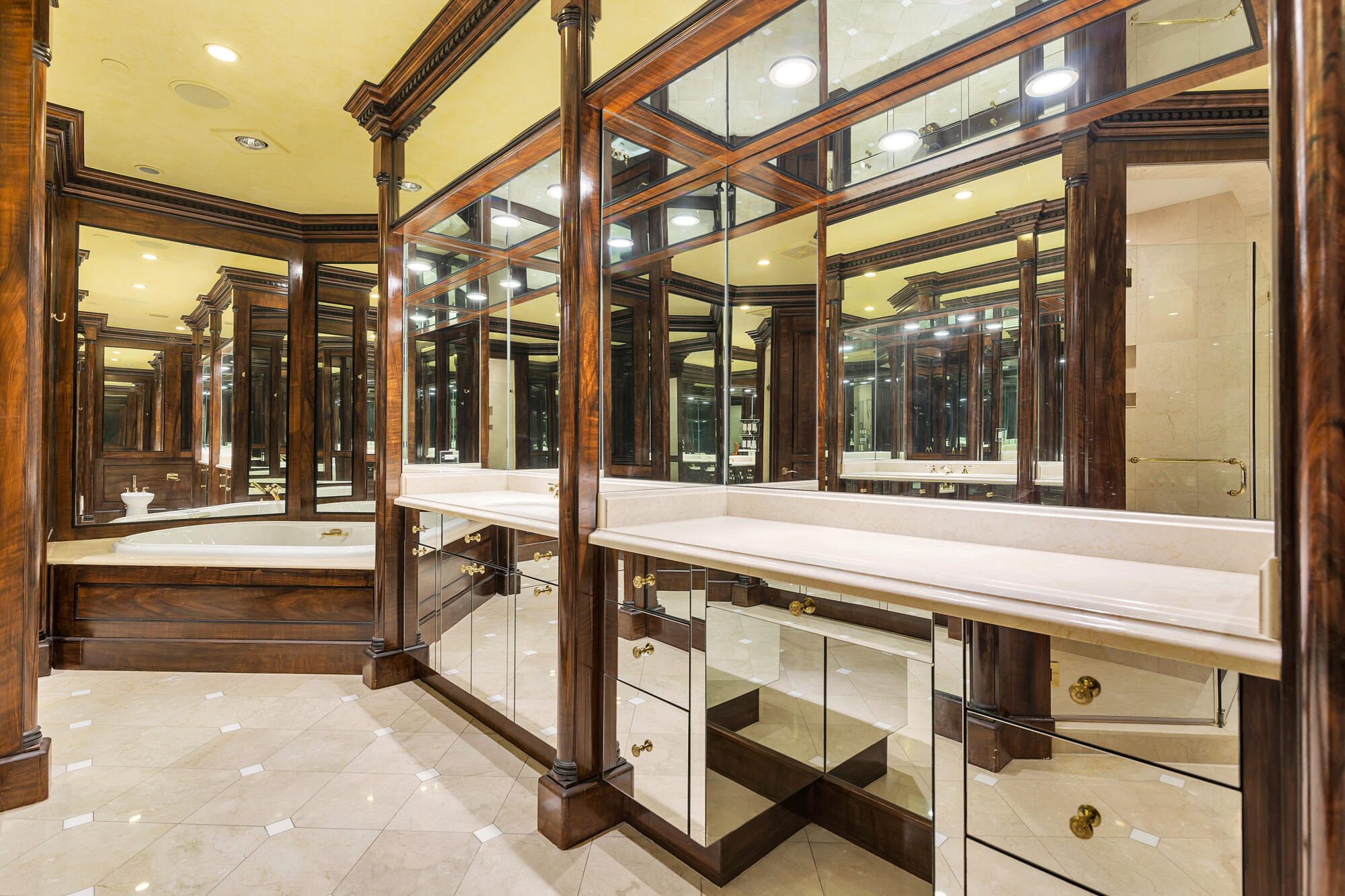 ONE WATERMARK PLACE OF THE PALM BEACHES - Residential