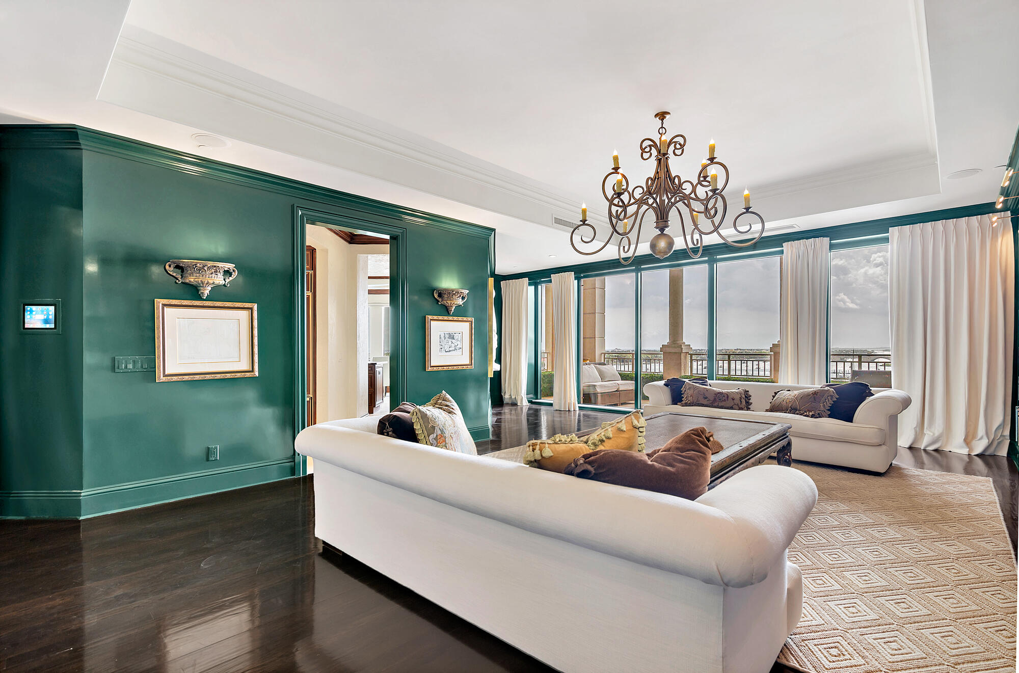 ONE WATERMARK PLACE OF THE PALM BEACHES - Residential