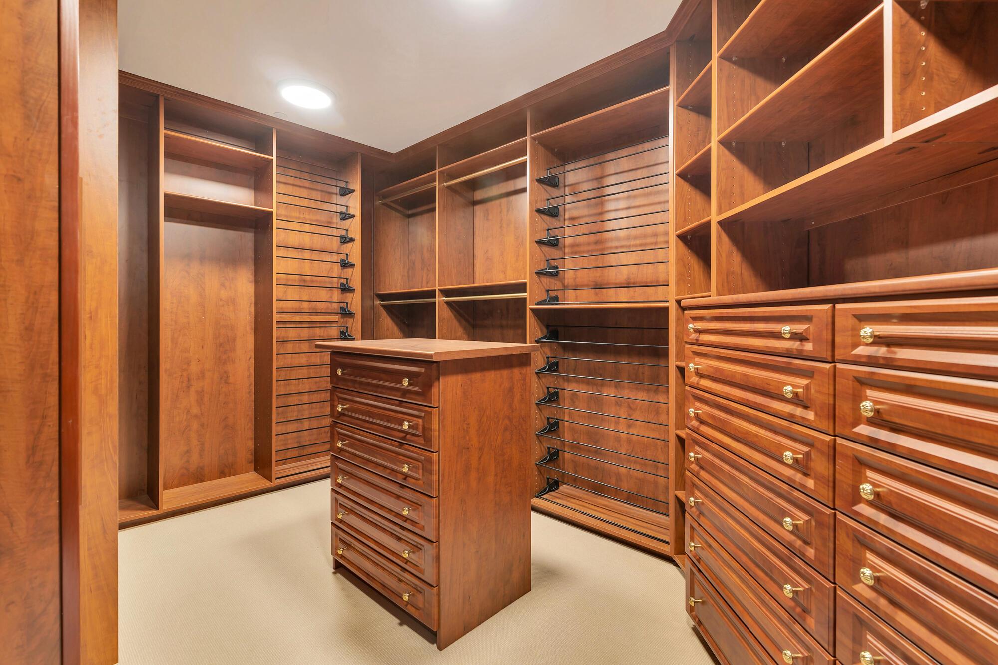 ONE WATERMARK PLACE OF TH - Residential