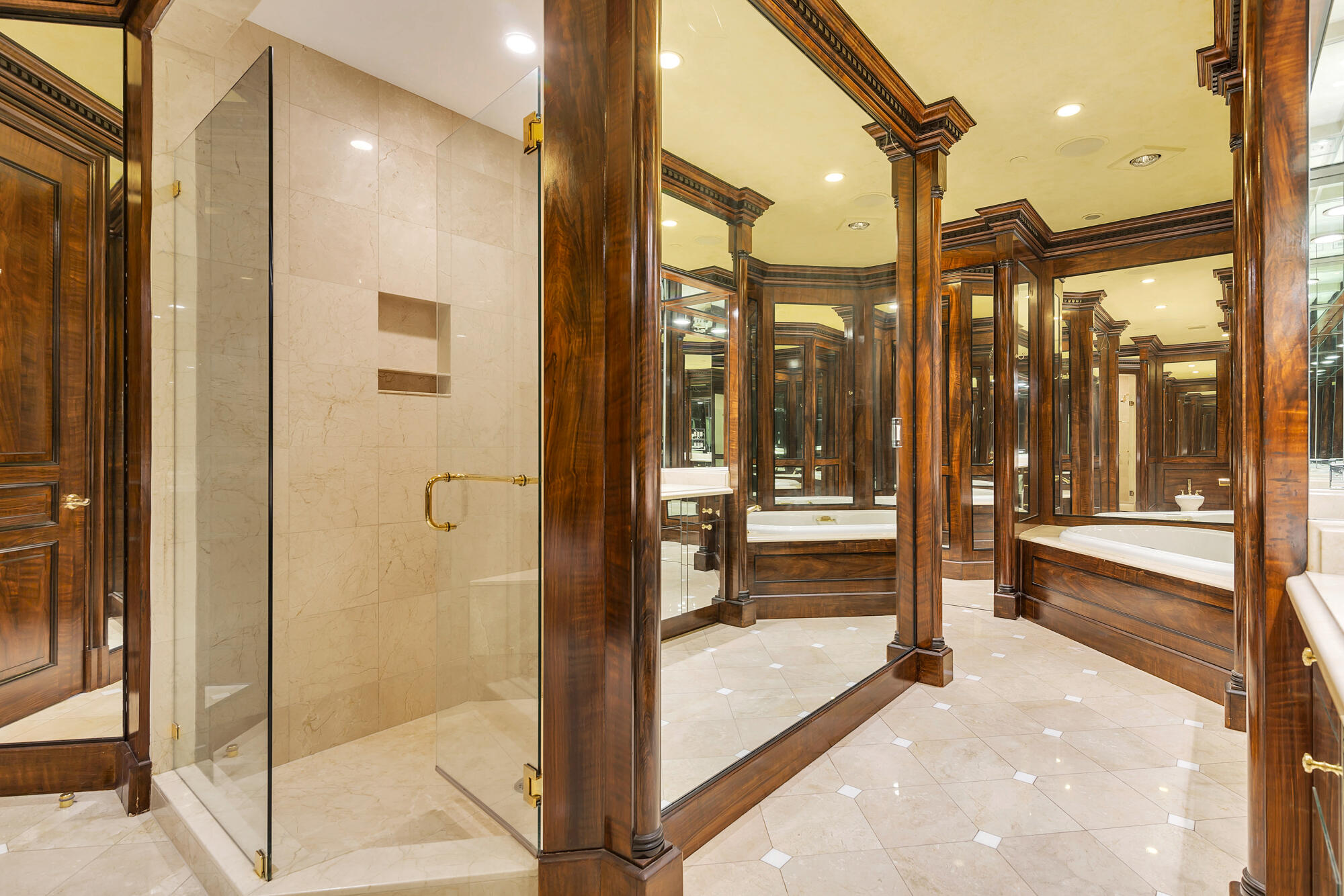 ONE WATERMARK PLACE OF THE PALM BEACHES - Residential