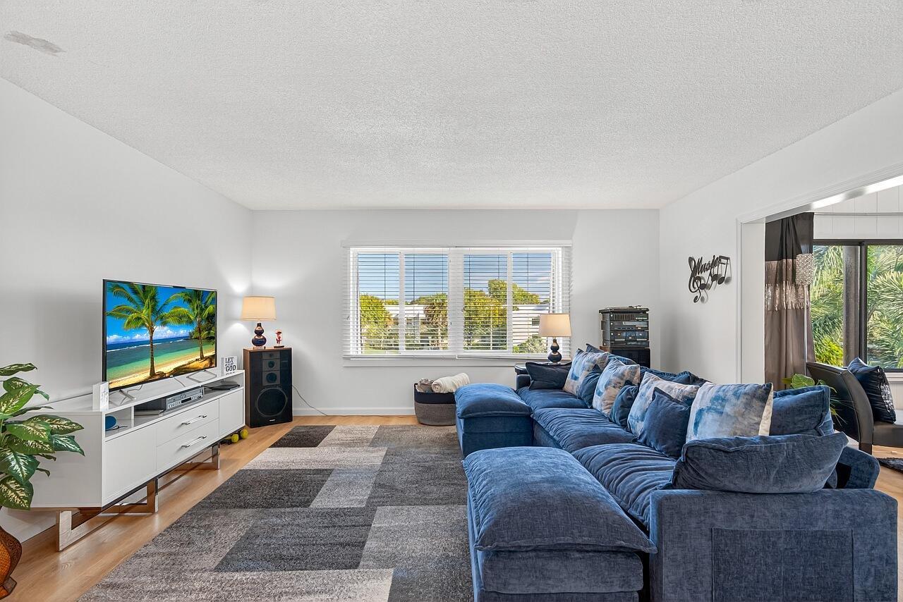 CONQUISTADOR CONDO - Residential