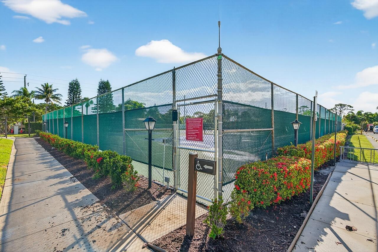 CONQUISTADOR CONDO - Residential