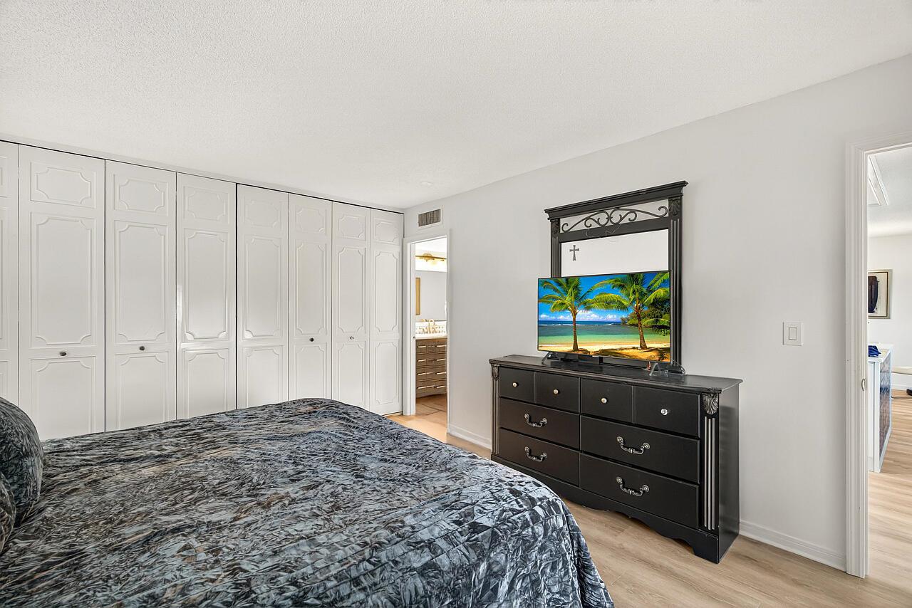 CONQUISTADOR CONDO - Residential