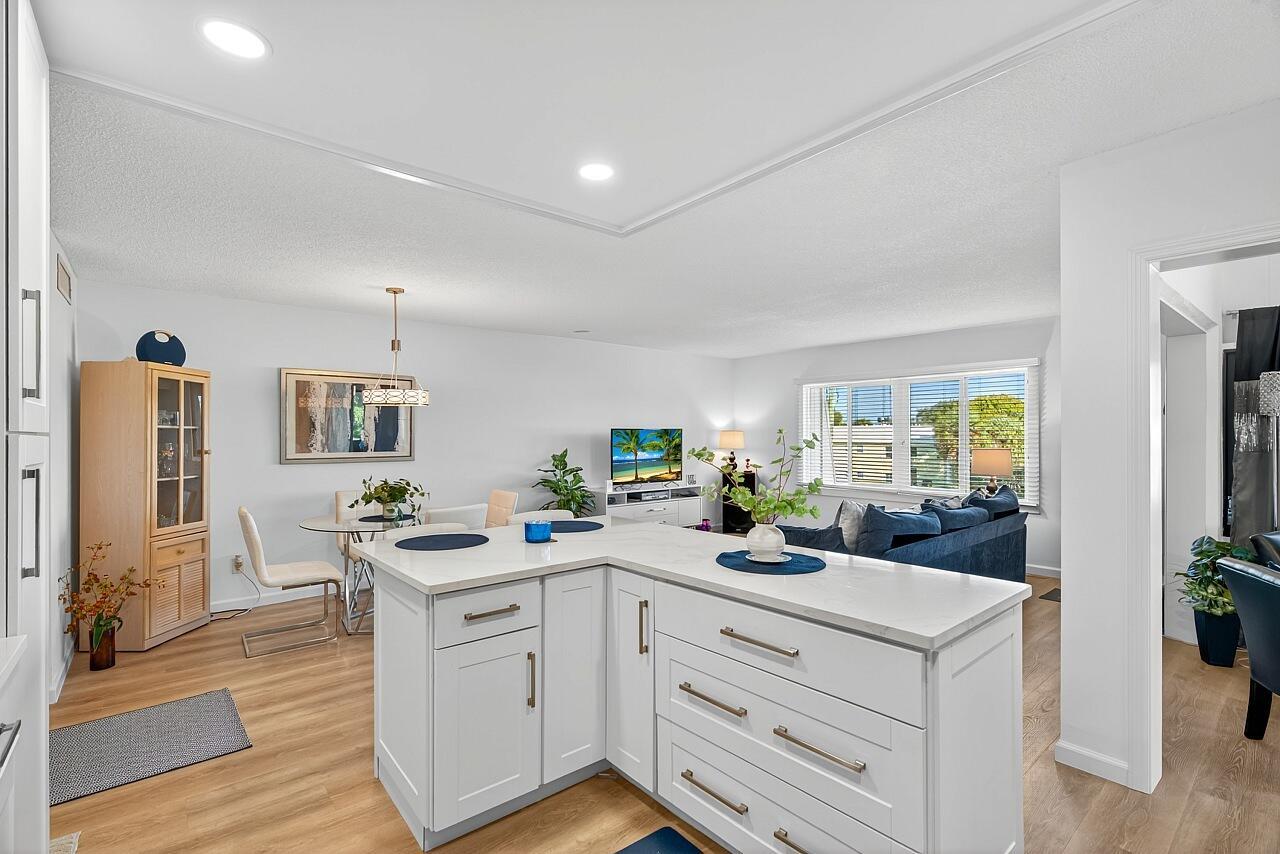 CONQUISTADOR CONDO - Residential