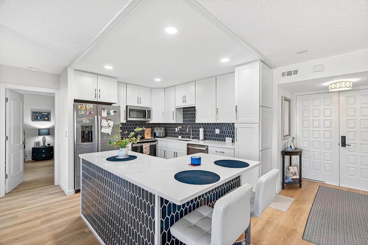 CONQUISTADOR CONDO - Residential