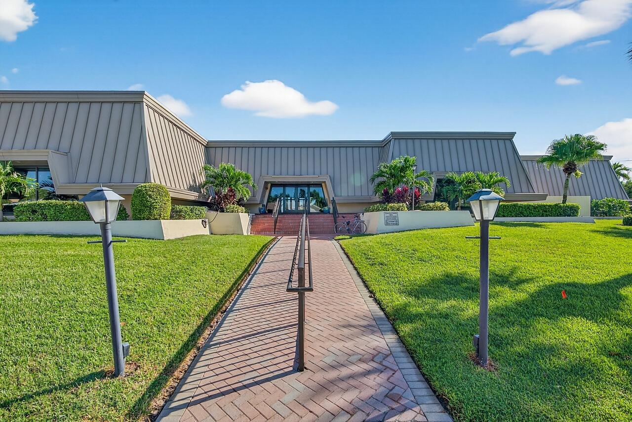 CONQUISTADOR CONDO - Residential