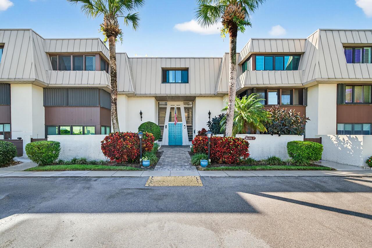 CONQUISTADOR CONDO - Residential