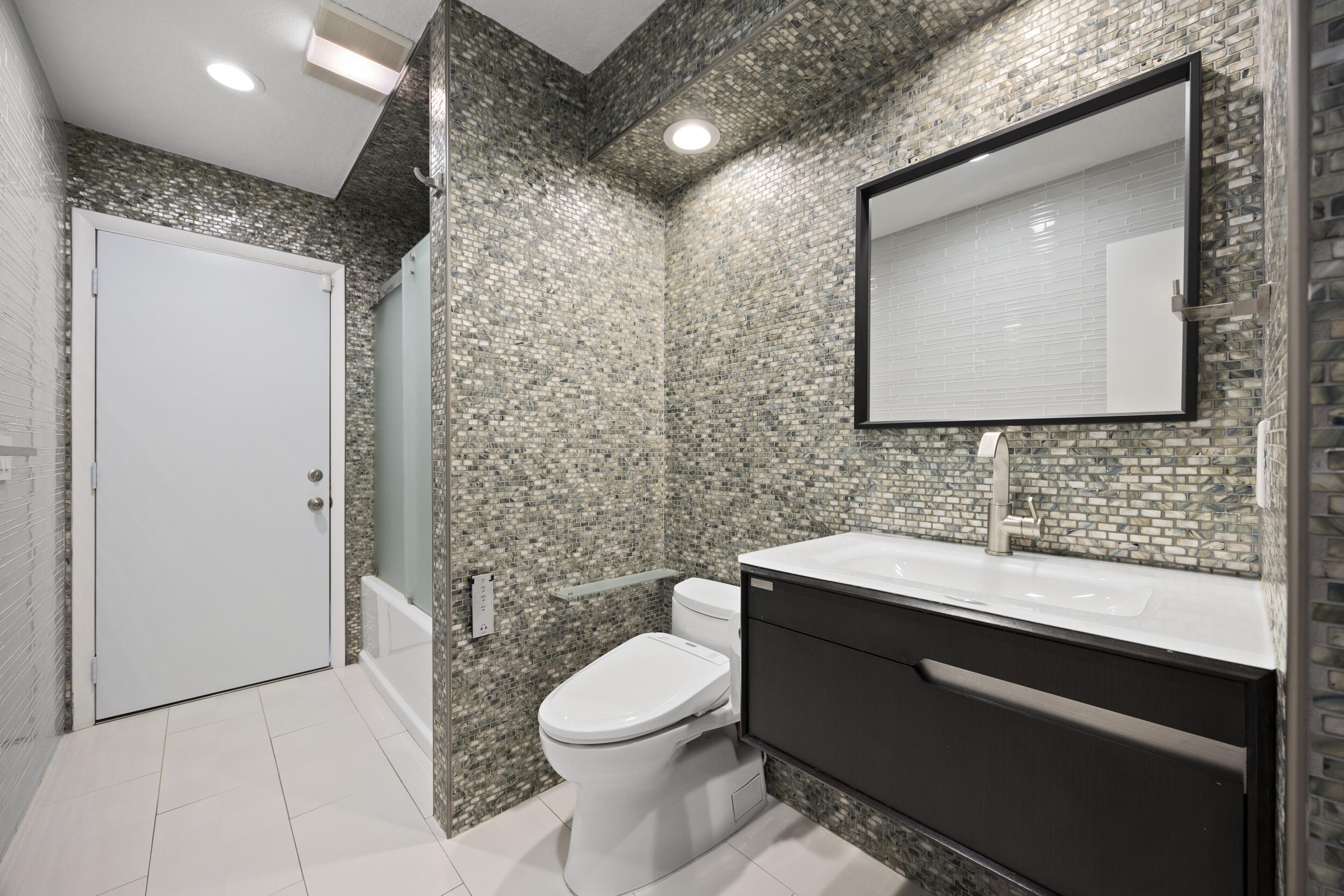 CONFERENCE RIDGE - Residential