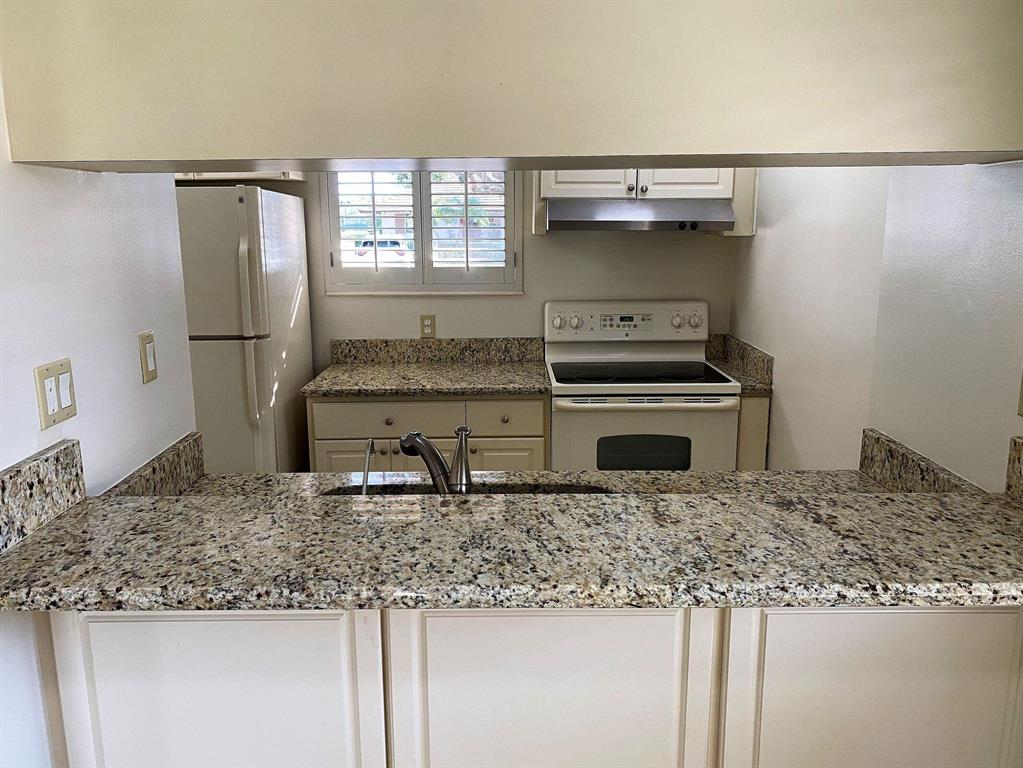 PGA CLUB COTTAGES - Residential Lease