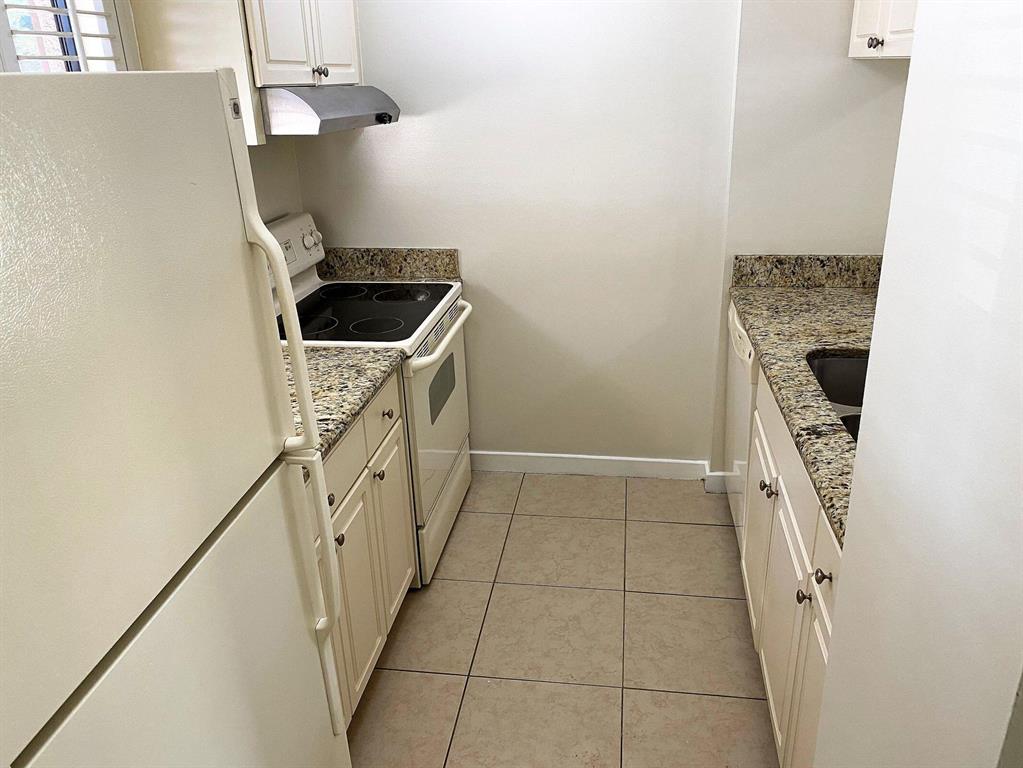 PGA CLUB COTTAGES - Residential Lease