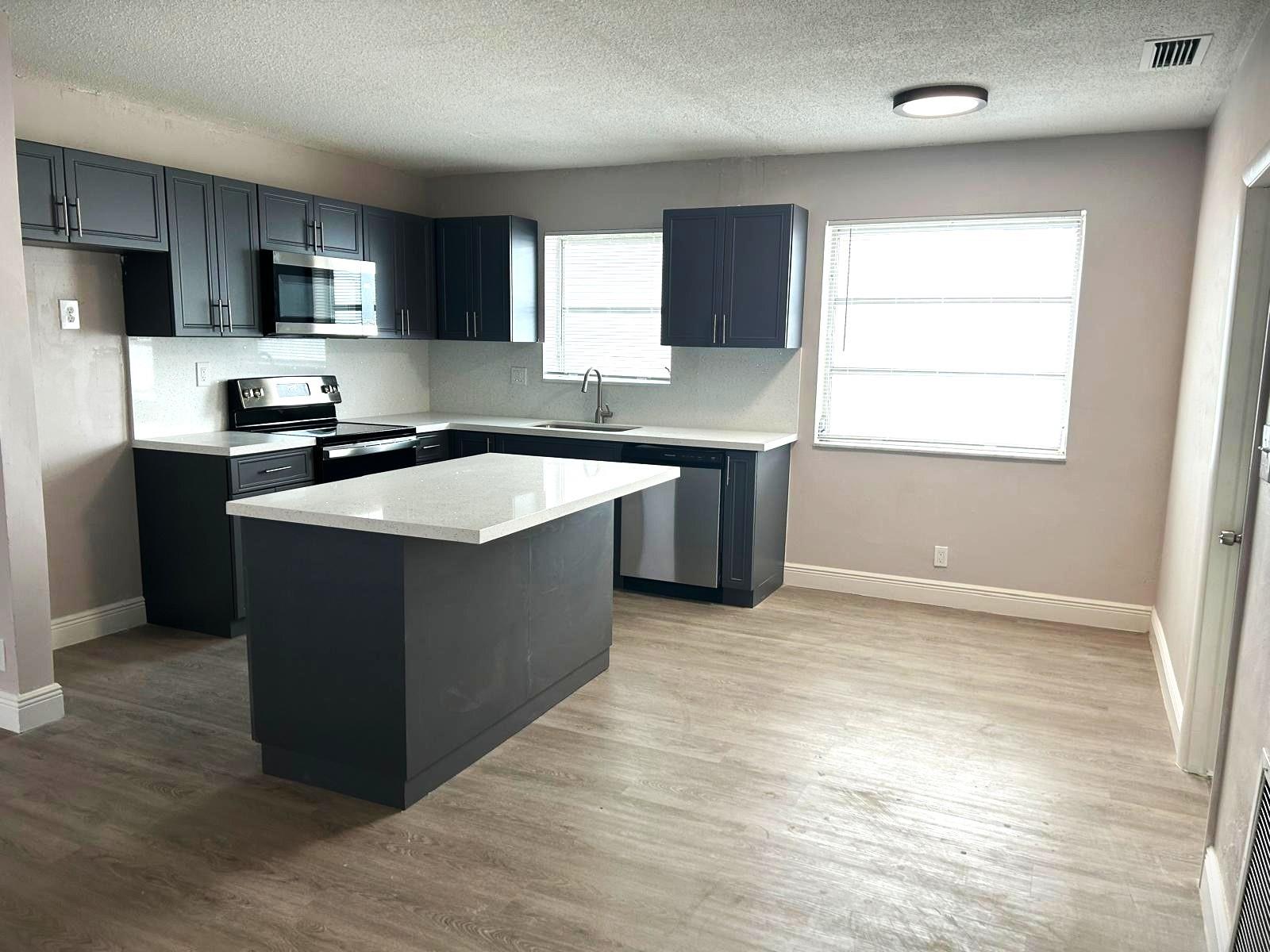 3240 Sheridan Ln, Hollywood, FL, 33021/$259,900 3 3240 Sheridan Ln