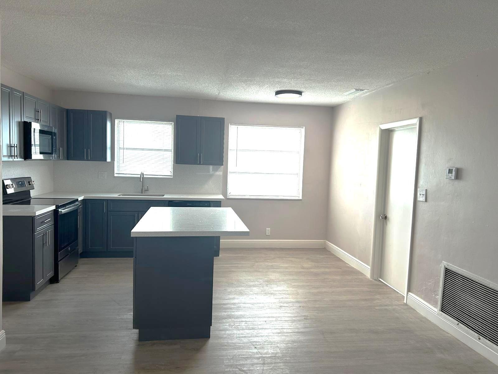 3240 Sheridan Ln, Hollywood, FL, 33021/$259,900 2 3240 Sheridan Ln