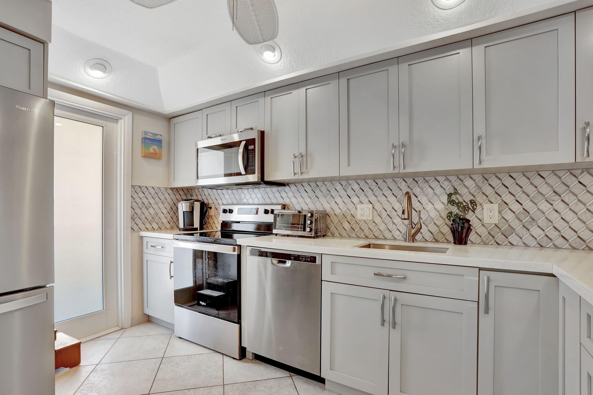 2731 NE 14th Street Causeway 702