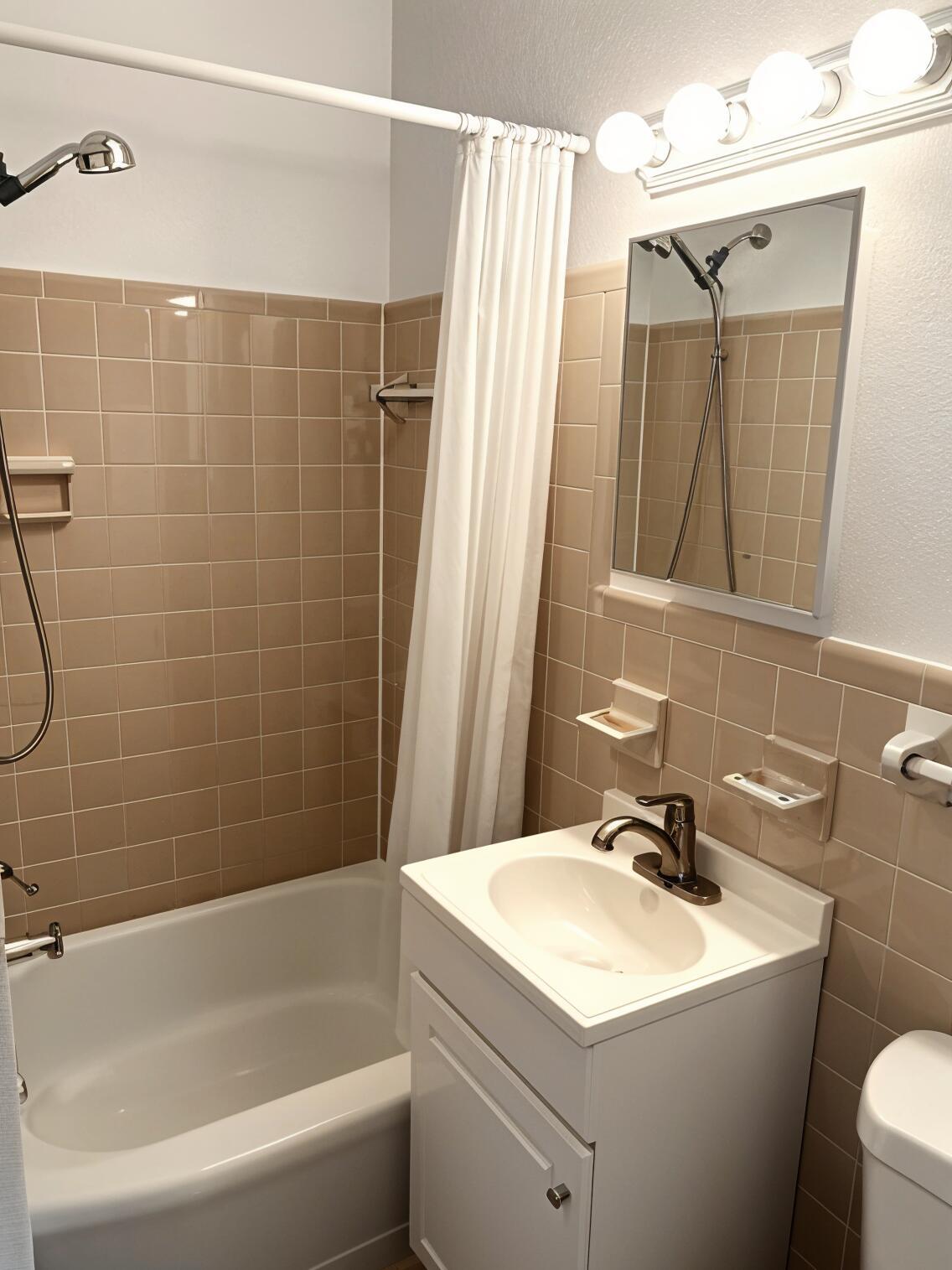 NORTH PALM BEACH VILLAGE - Residential Lease