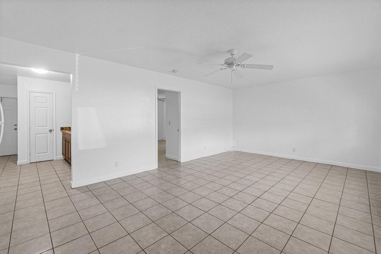 NORTH PALM BEACH VILLAGE - Residential Lease