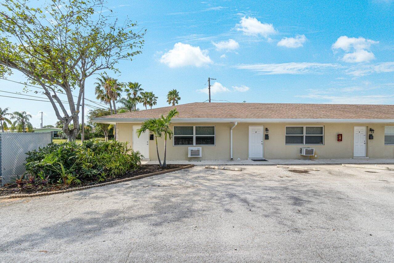 NORTH PALM BEACH VILLAGE - Residential Lease