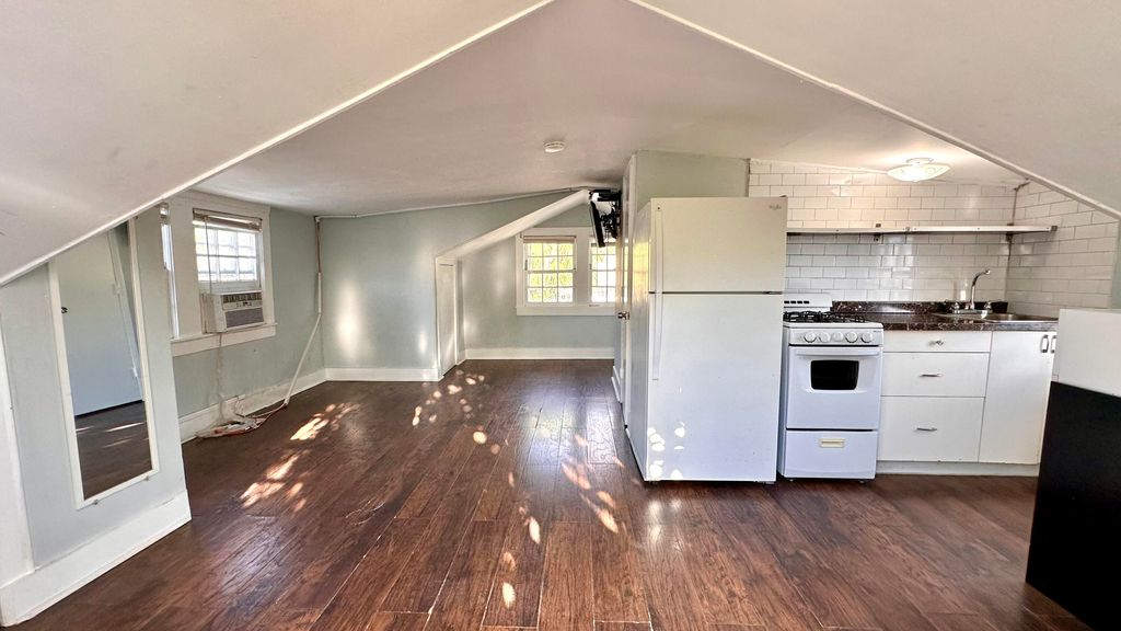 Photo of 713 N Federal Highway #4, Lake Worth Beach, FL 33460 (MLS # R10989529)