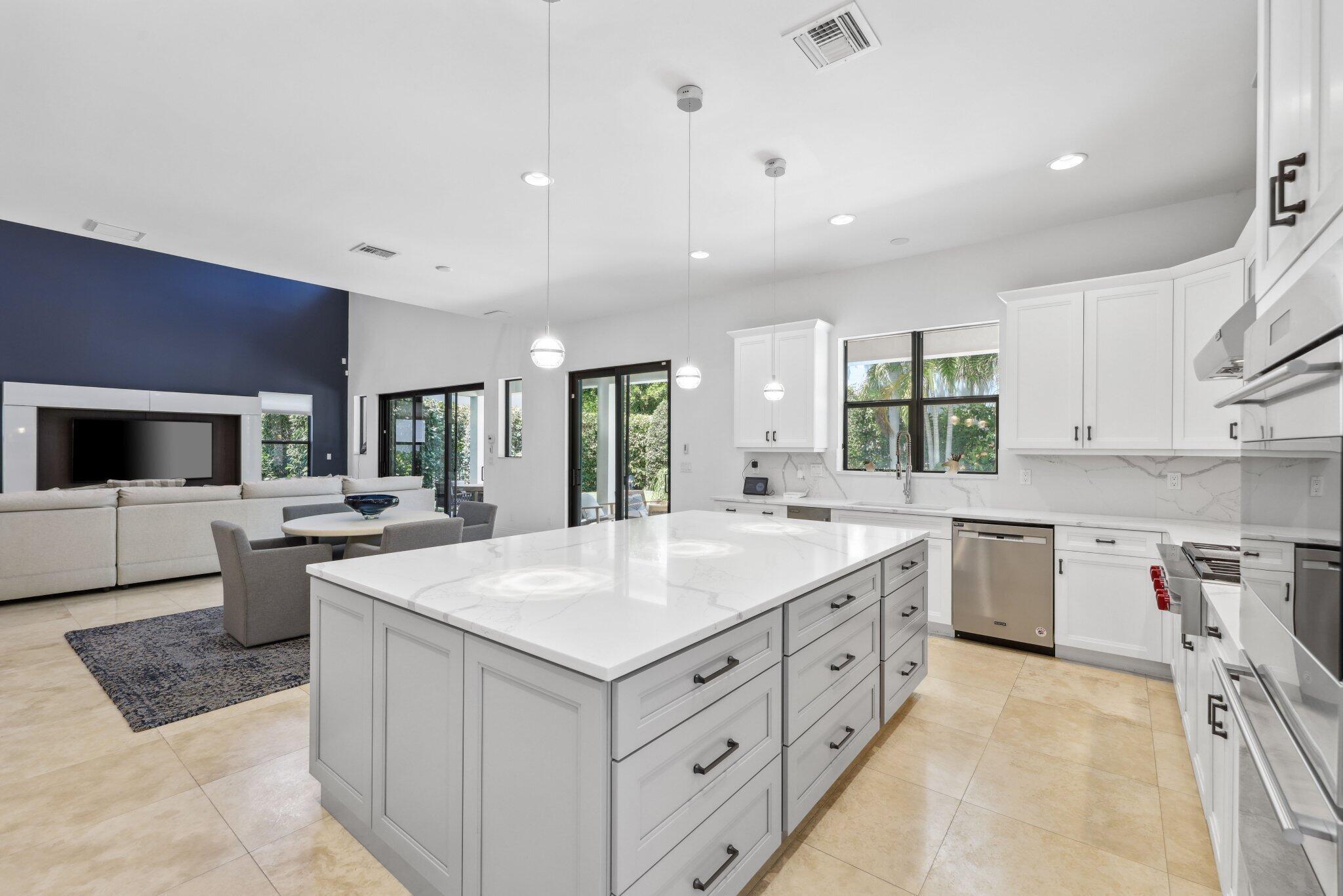 ROYAL PALM POLO - Residential