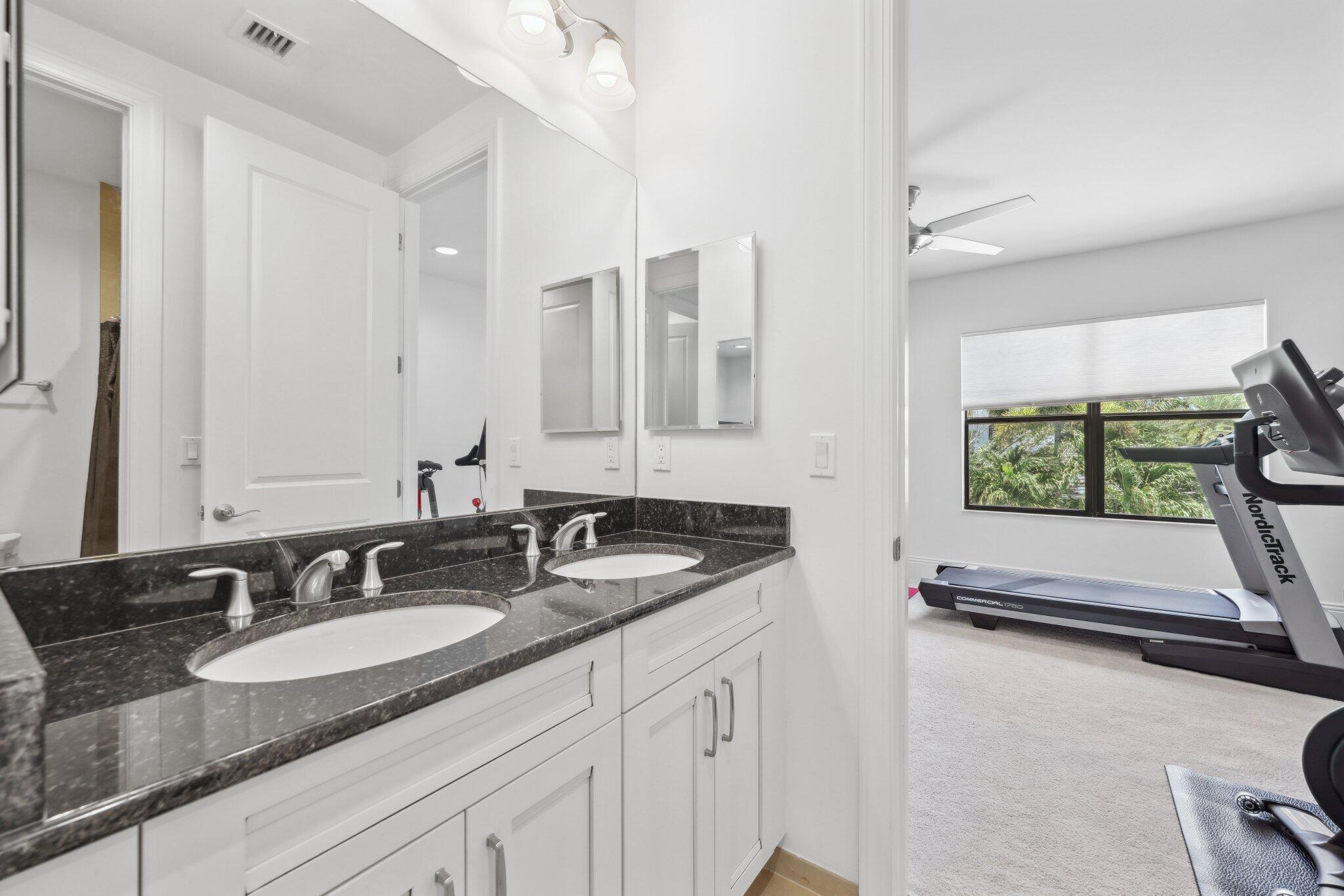 ROYAL PALM POLO - Residential