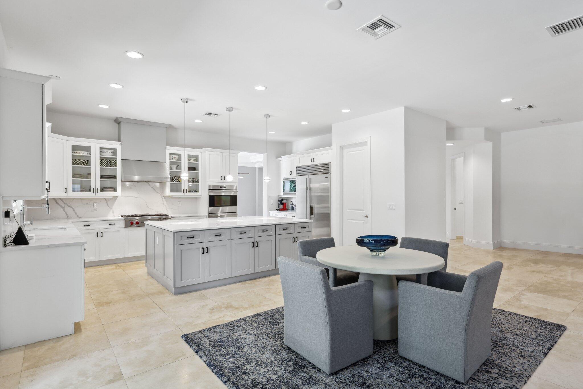 ROYAL PALM POLO - Residential