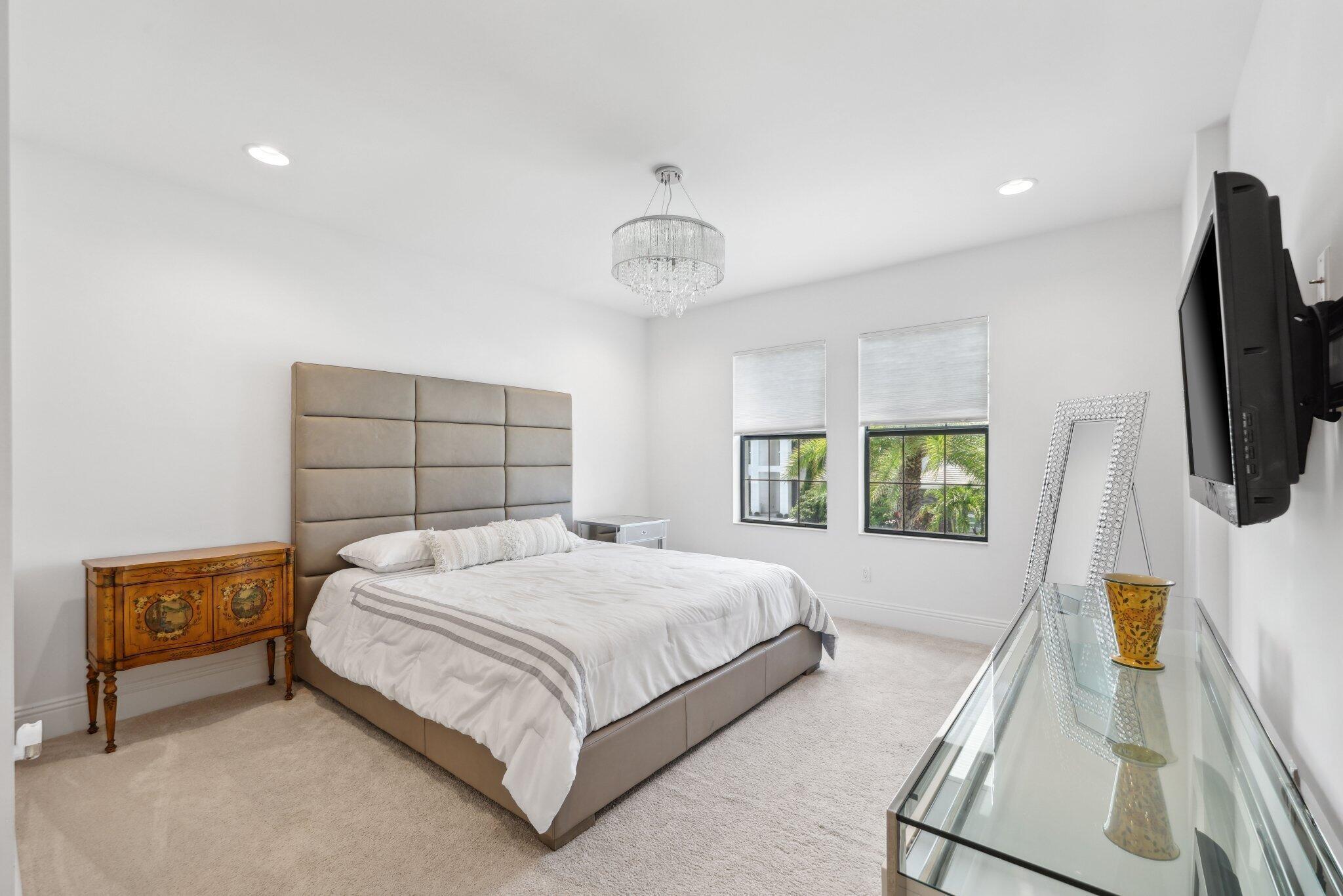 ROYAL PALM POLO - Residential