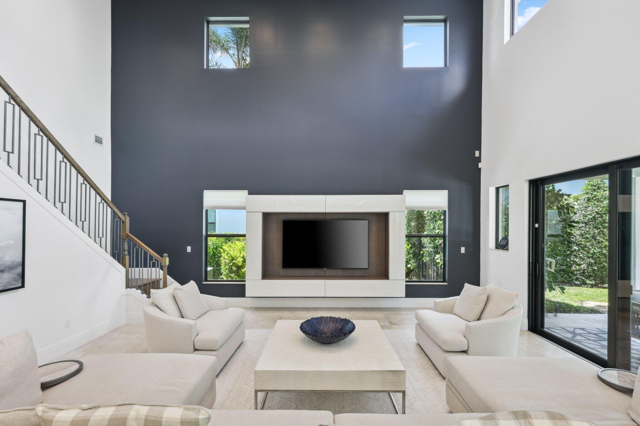 ROYAL PALM POLO - Residential