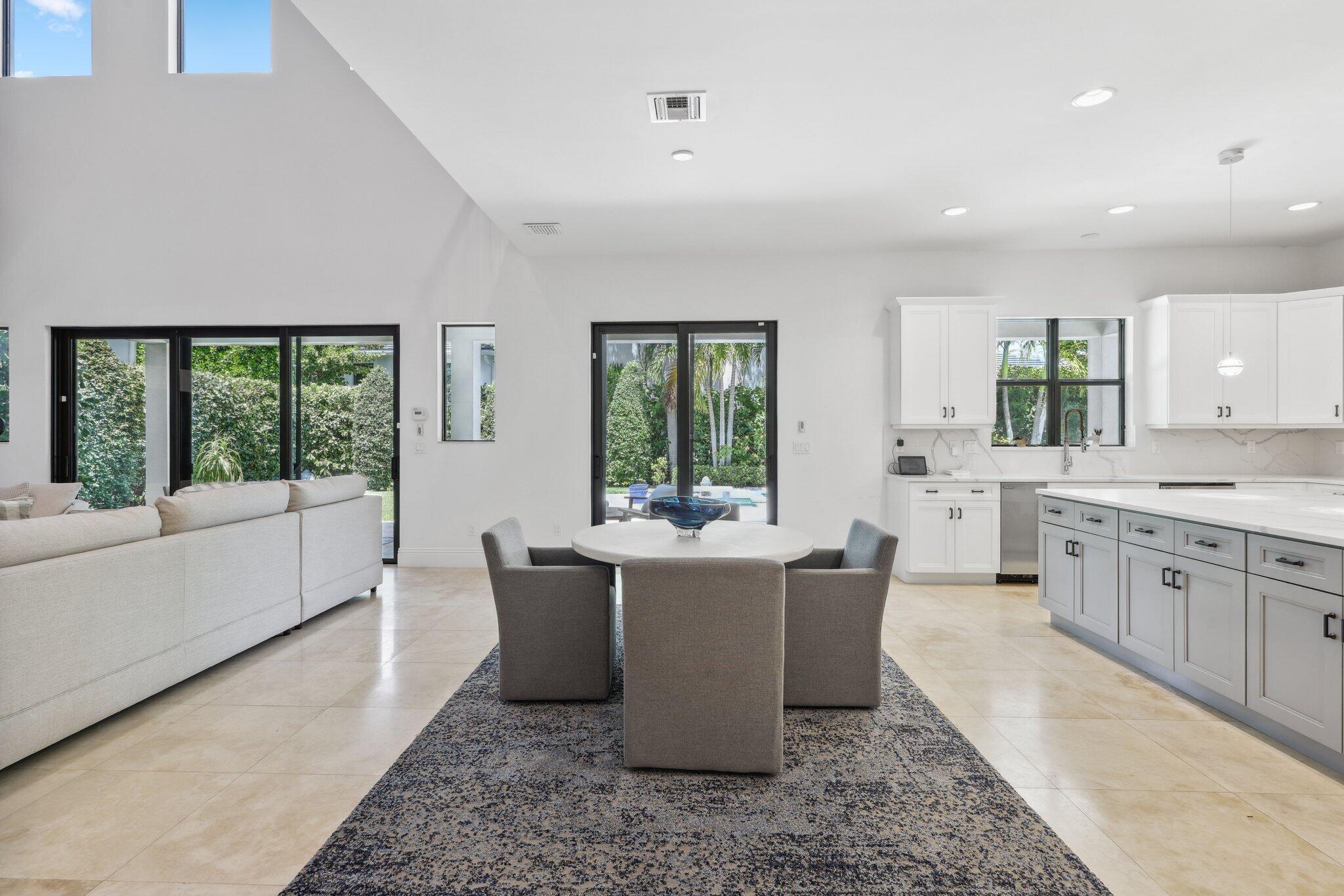 ROYAL PALM POLO - Residential