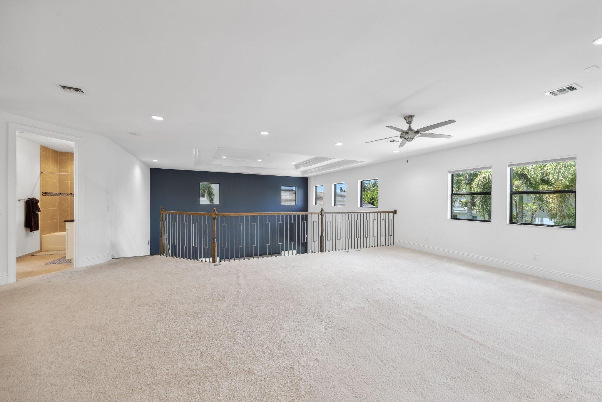 ROYAL PALM POLO - Residential