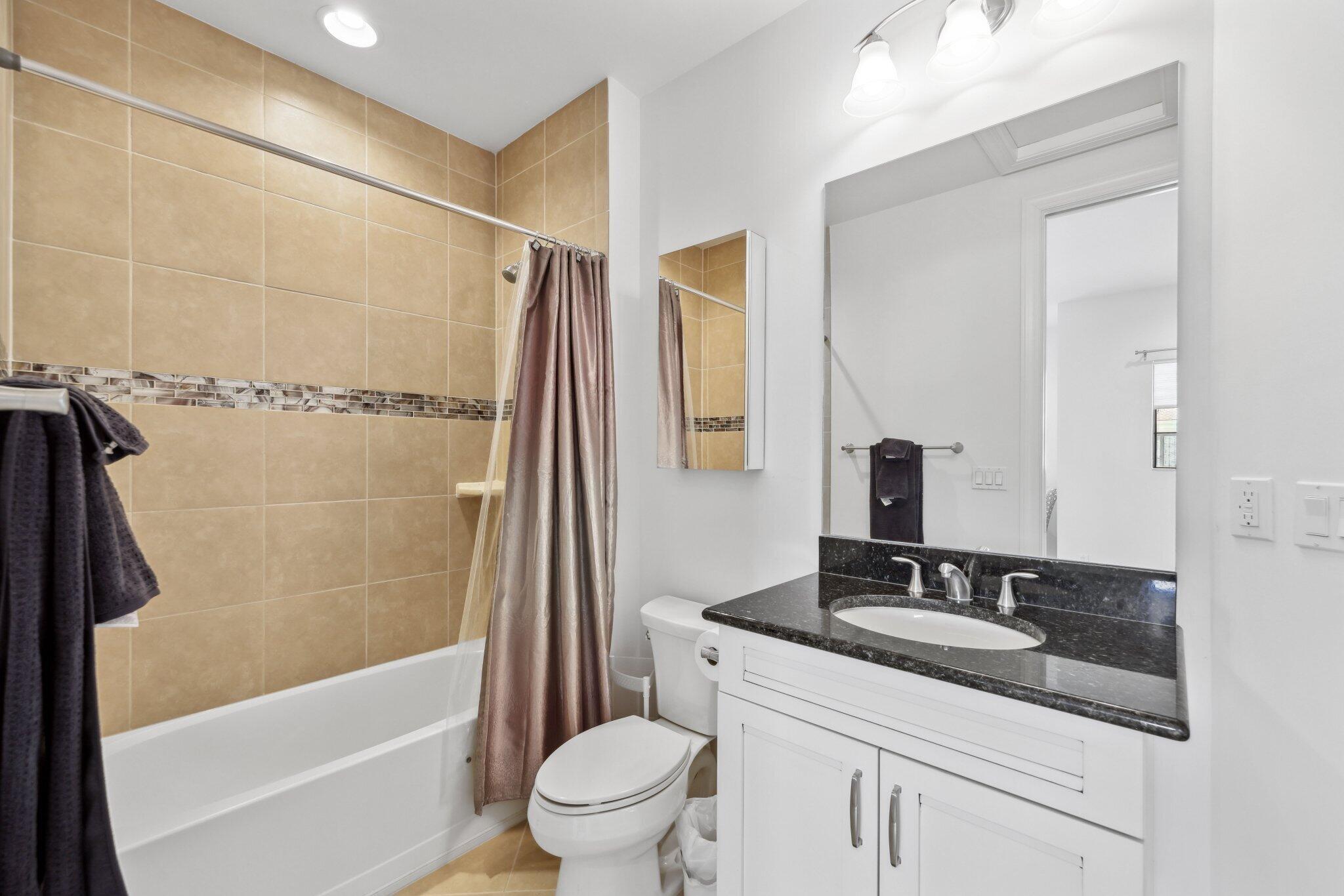 ROYAL PALM POLO - Residential