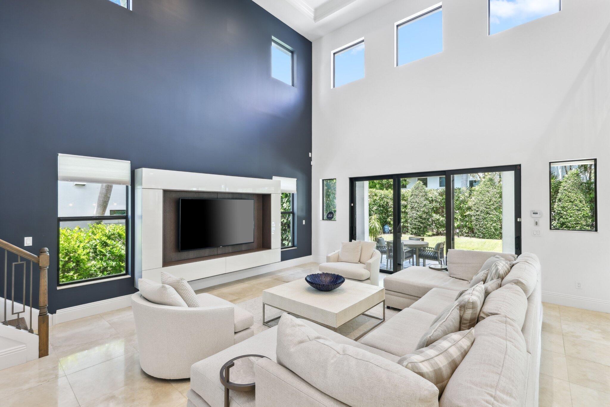 ROYAL PALM POLO - Residential