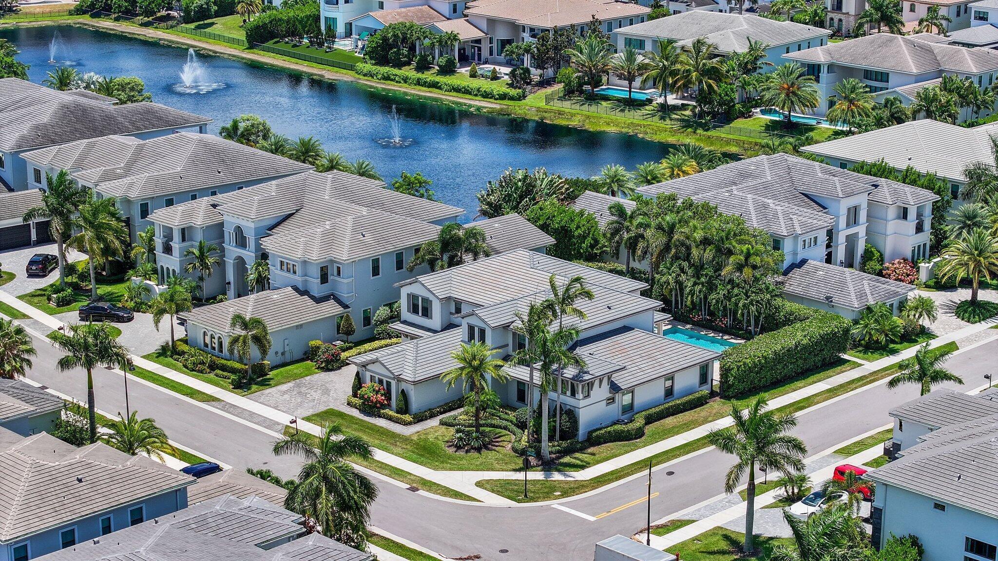 ROYAL PALM POLO - Residential