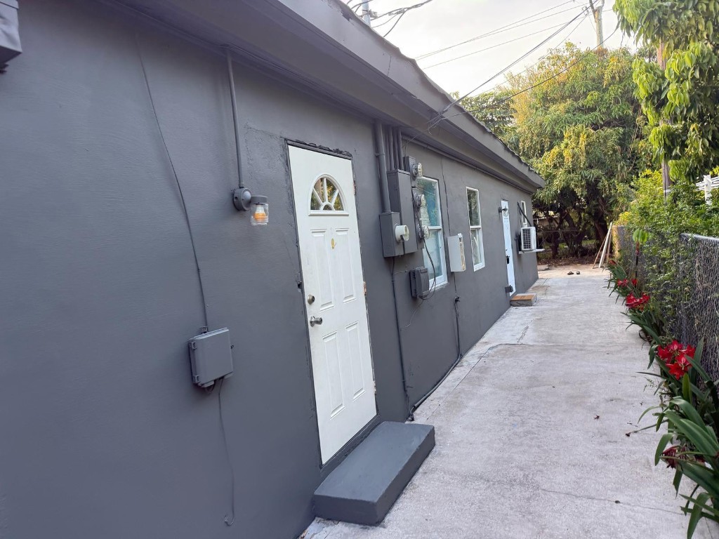 Hollywood Little Ranches - Residential Income