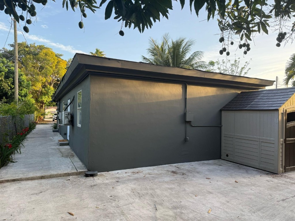 Hollywood Little Ranches - Residential Income