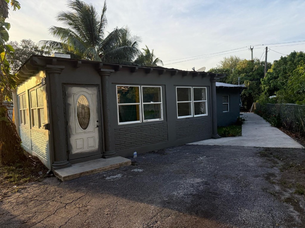 Hollywood Little Ranches - Residential Income