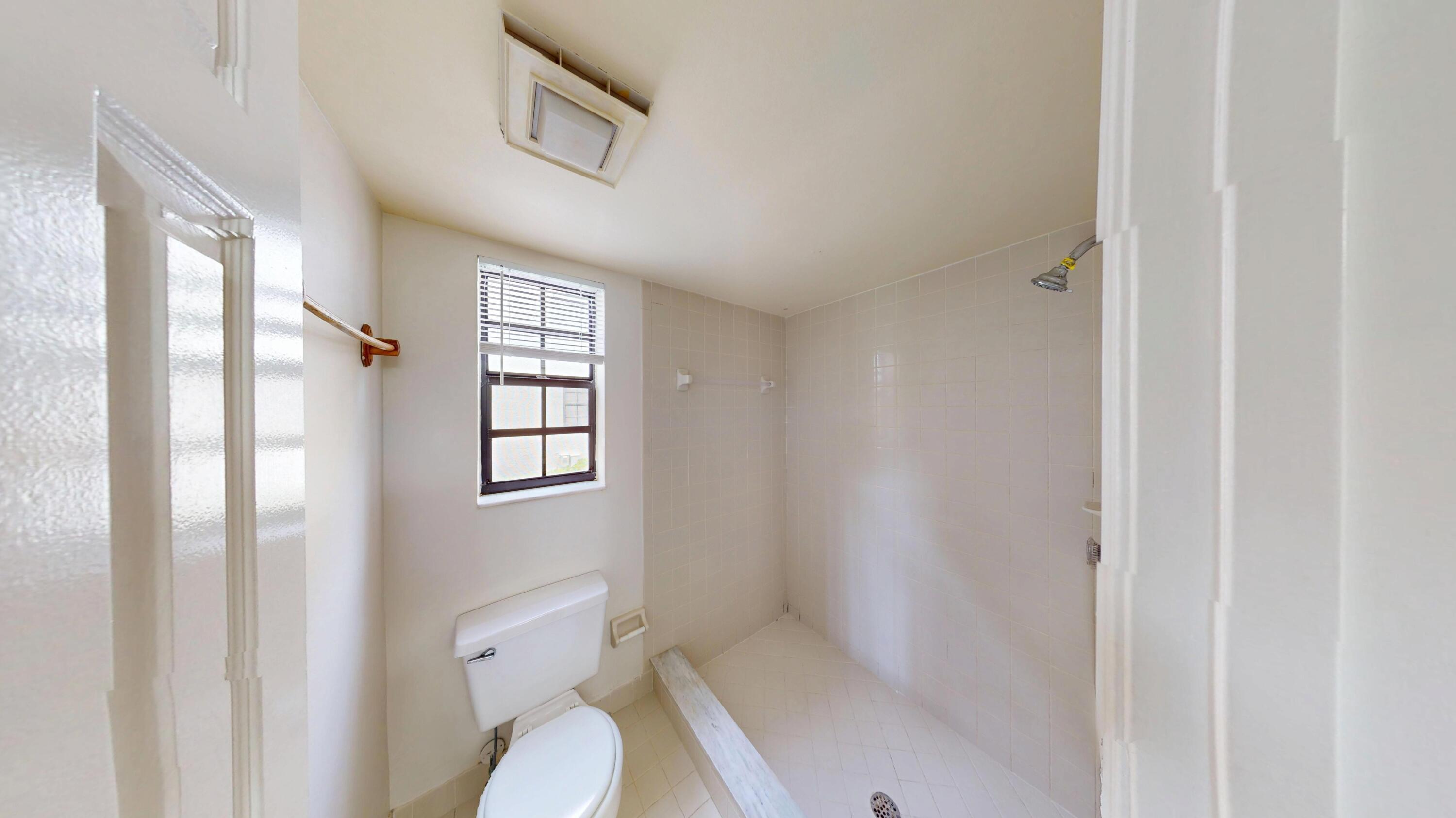 LAKE WINDWOOD CONDO - Residential Lease