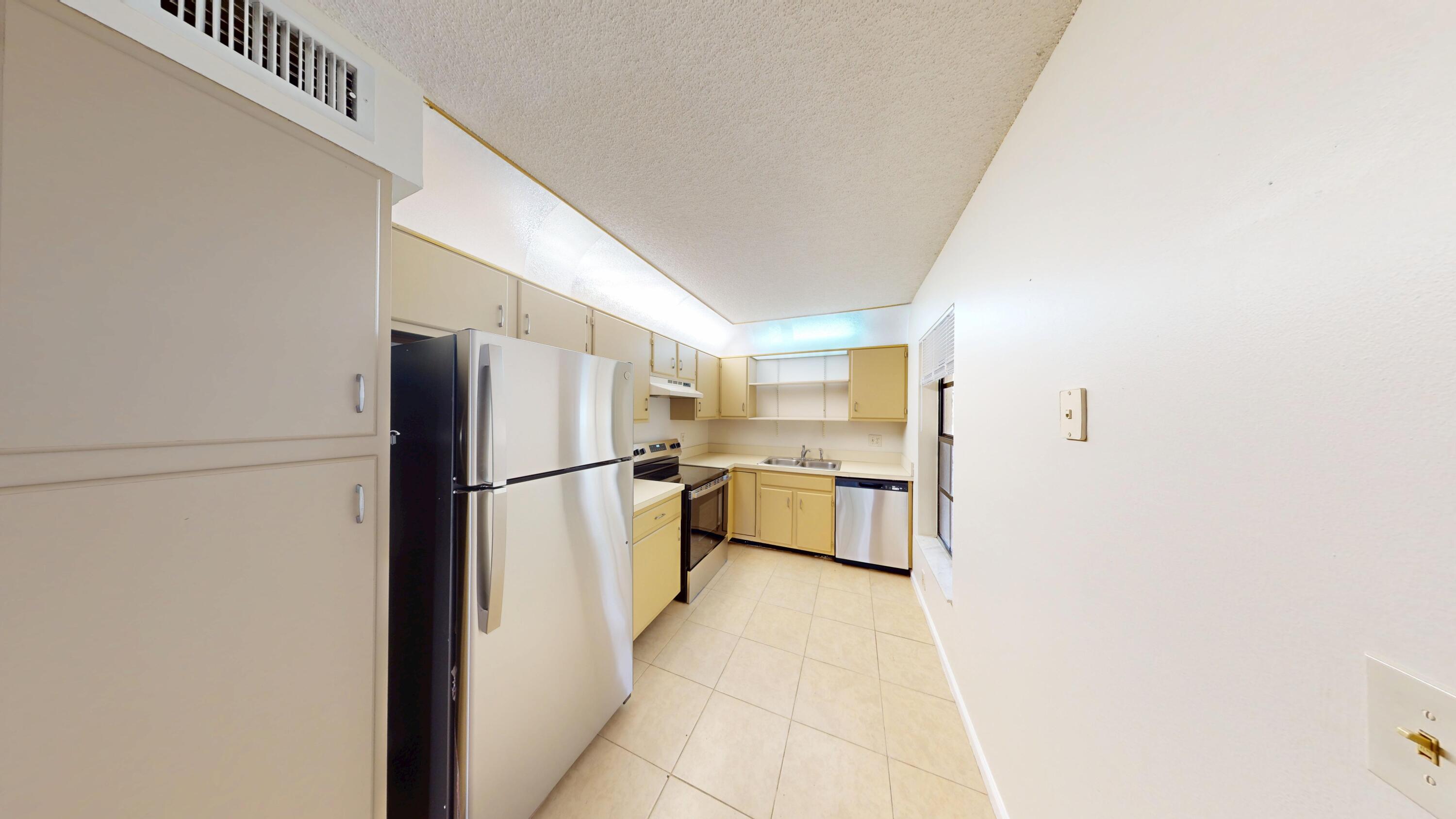 LAKE WINDWOOD CONDO - Residential Lease