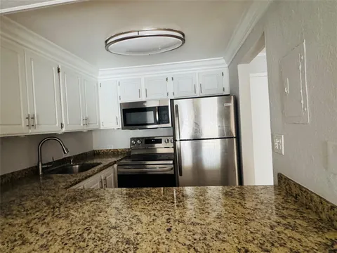 4848 NW 24th Ct Unit 110, Lauderdale Lakes, FL MLS: F10489936