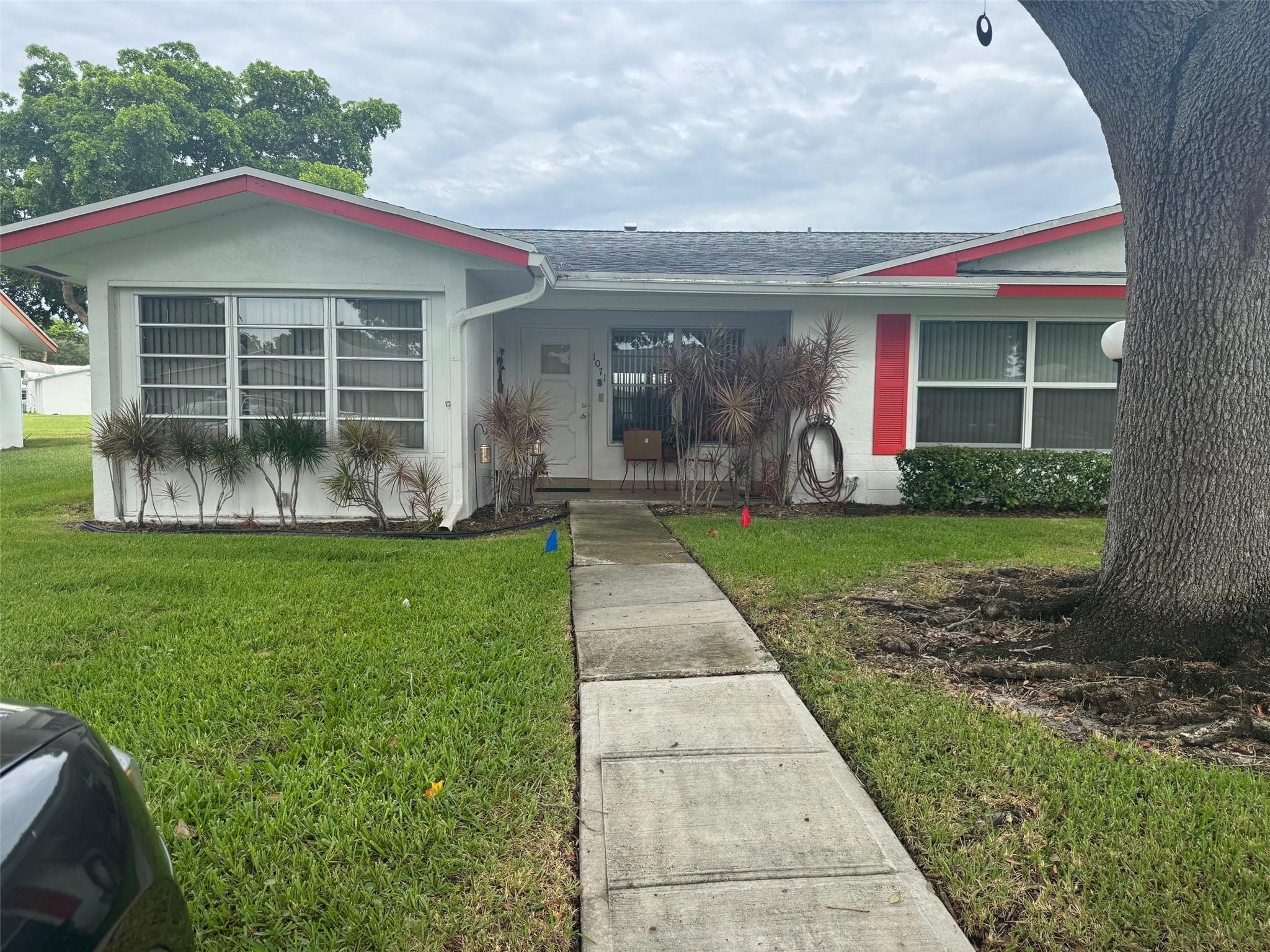 A beautiful lake view from this spacious 2 bedroom/2 bath unit for rent in Lauderdale West. This is a 55+ community with a formal dining room, refrigerator, stove ,dishwasher, disposal, bright tile flooring throughout the living area, washer and dryer. Each bedroom has walk in closets for extra space. The master bedroom has an excellent view of the lake to wake up to each morning. The amenities include 2 pools, clubhouse, tennis courts, fitness center, shuffleboard, and a courtesy bus for your convenience. Shopping centers, restaurants and Central Park is within a mile of this development.