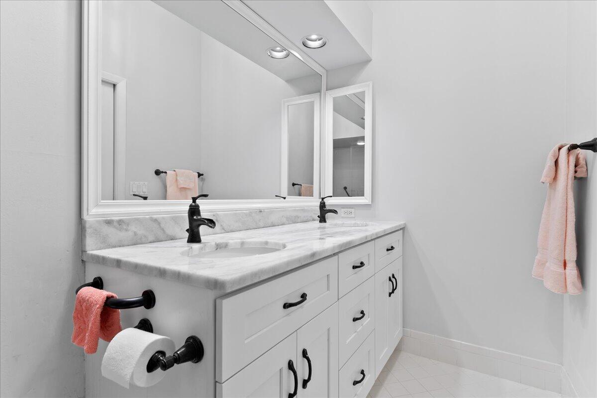 SIENA OAKS - Residential Lease