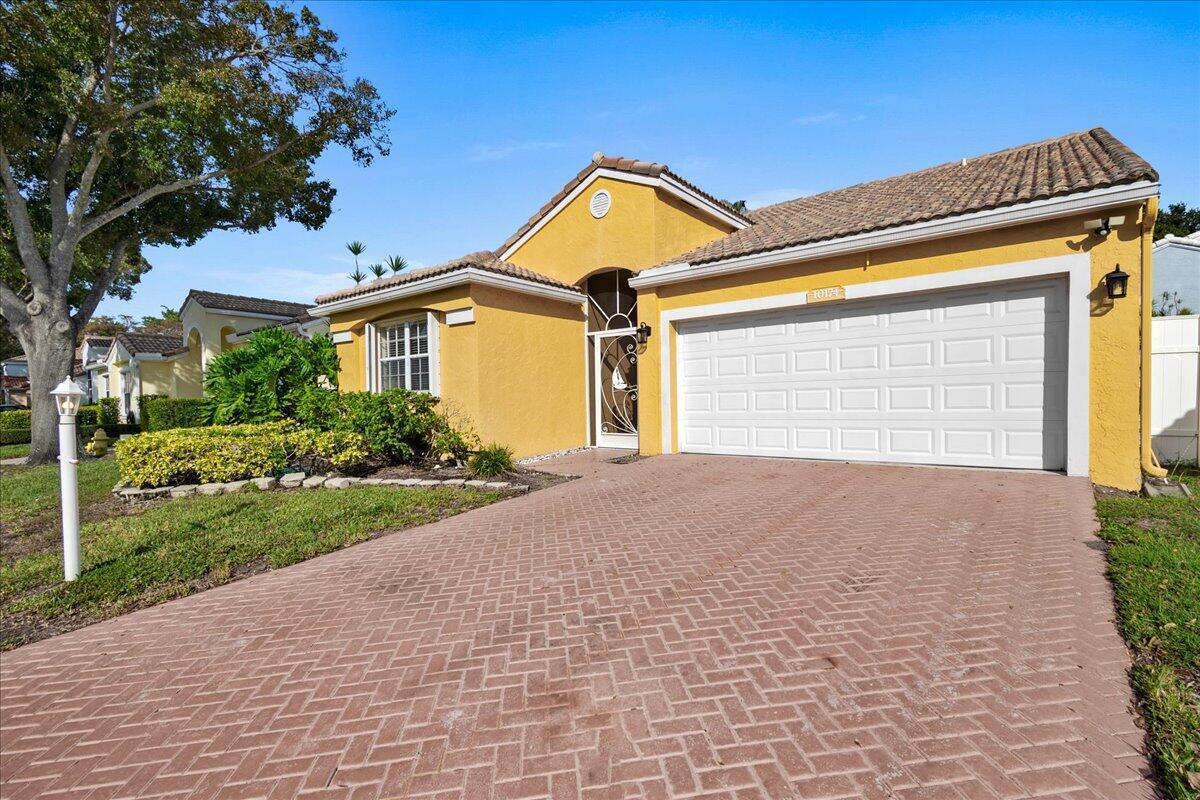 SIENA OAKS - Residential Lease