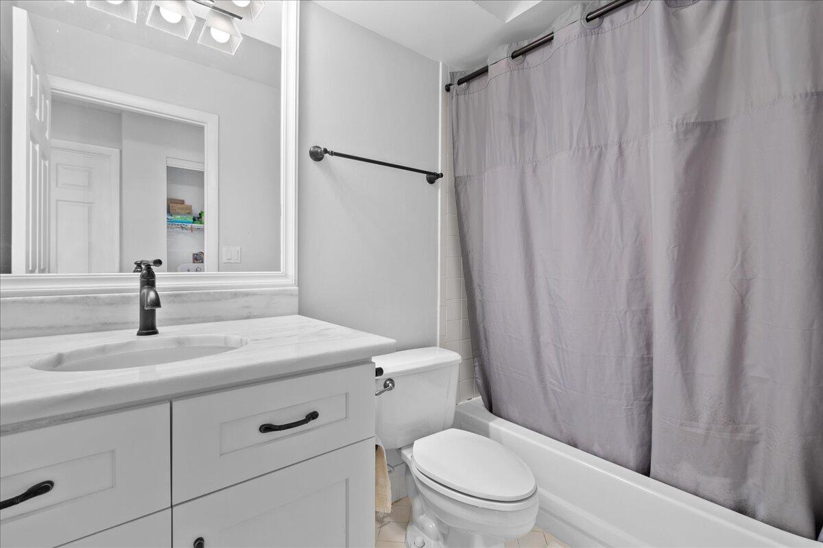 SIENA OAKS - Residential Lease