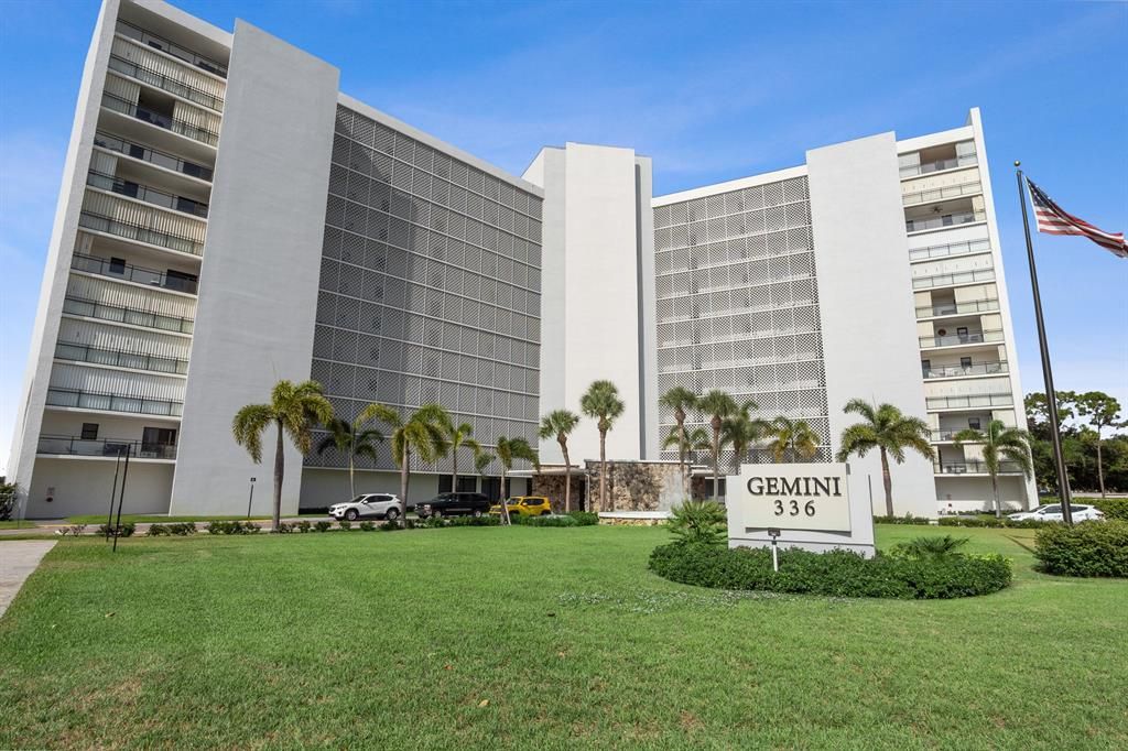 Photo of 336 Golfview Road Rd #Ph11, North Palm Beach, FL 33408 (MLS # R10824127)