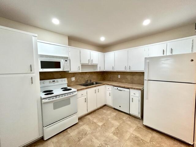 6061 N Falls Cir Drive 402, Lauderhill FL 33319