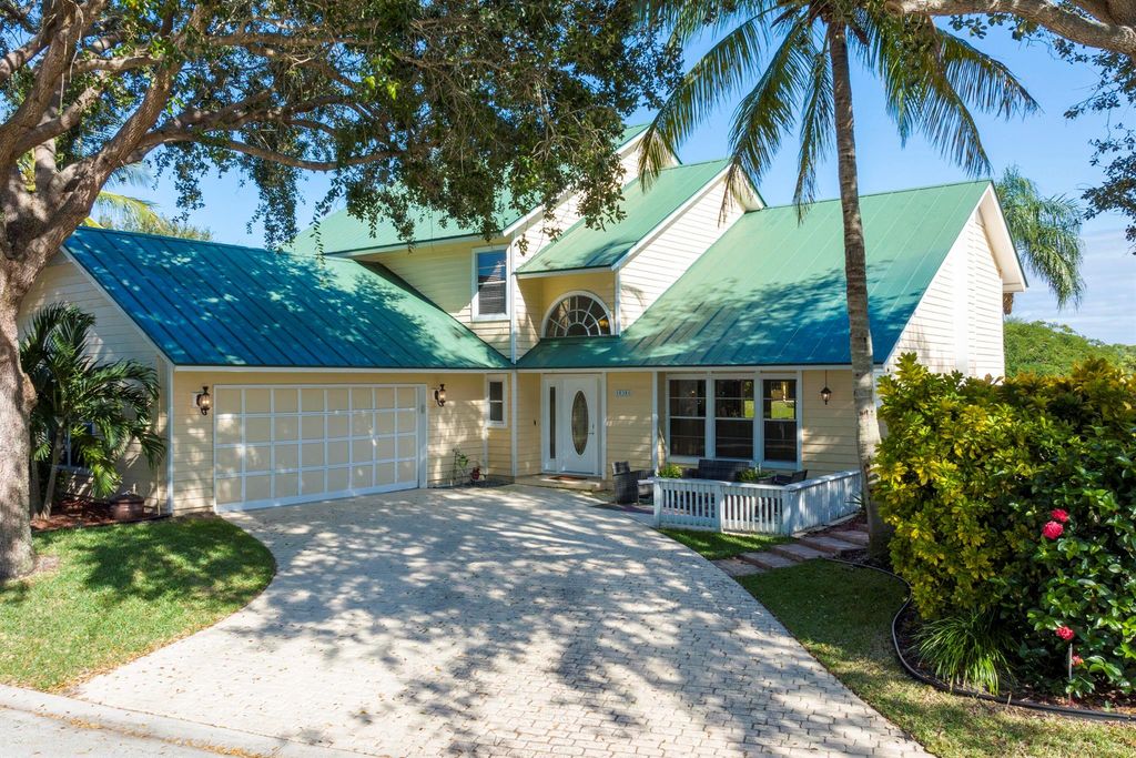 Photo of 10381 SE Jupiter Narrows Drive, Hobe Sound, FL 33455 (MLS # R11019519)