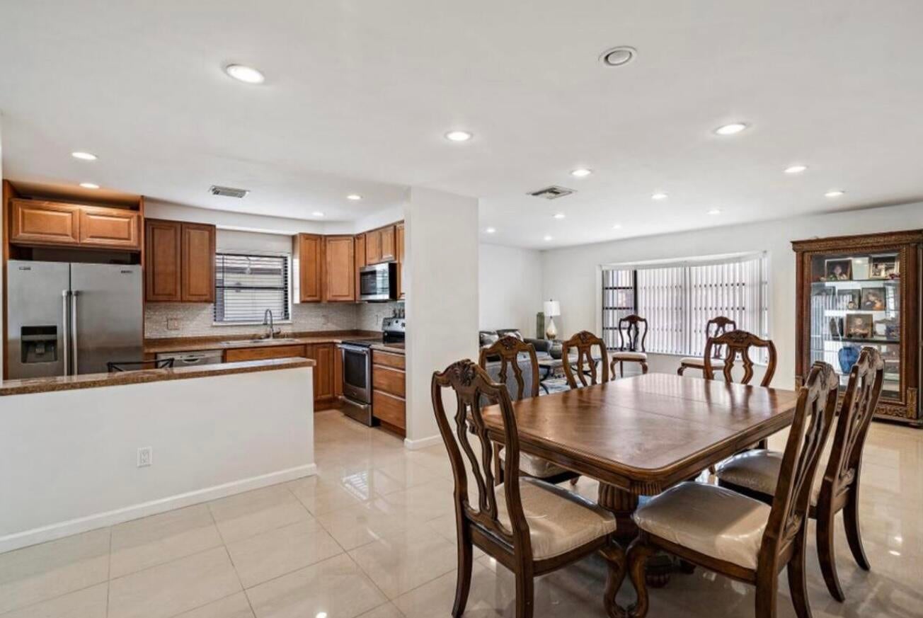 6089 Glentree Lane