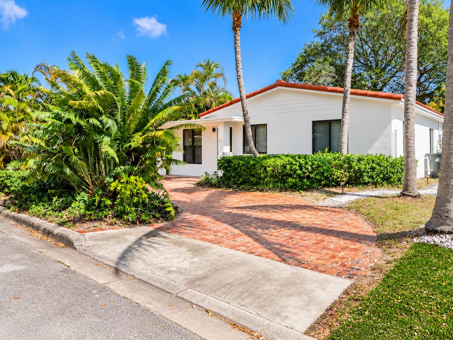 1216 NE 16th Terrace
