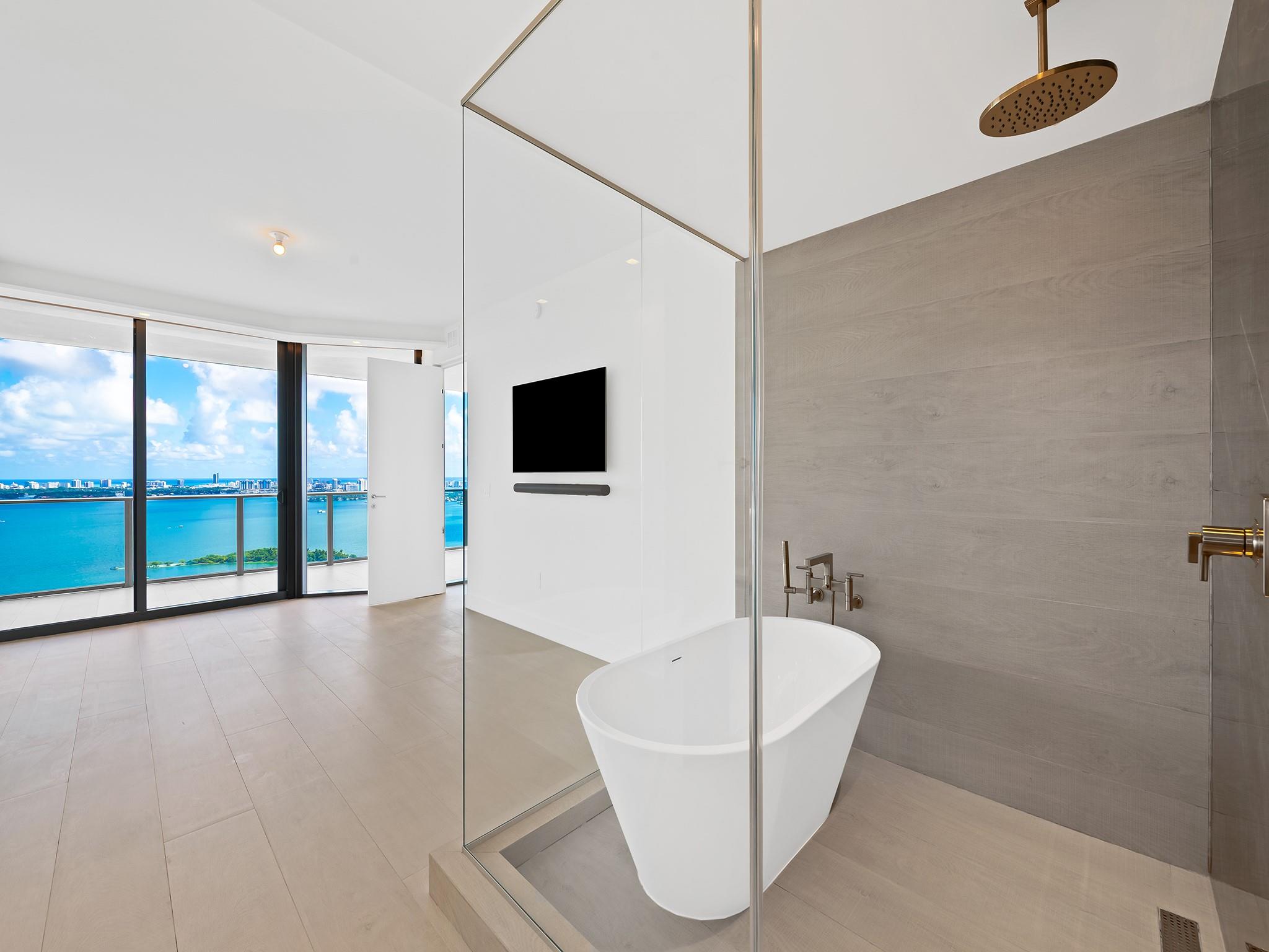 ARIA RESERVE SOUTH - Residential Lease