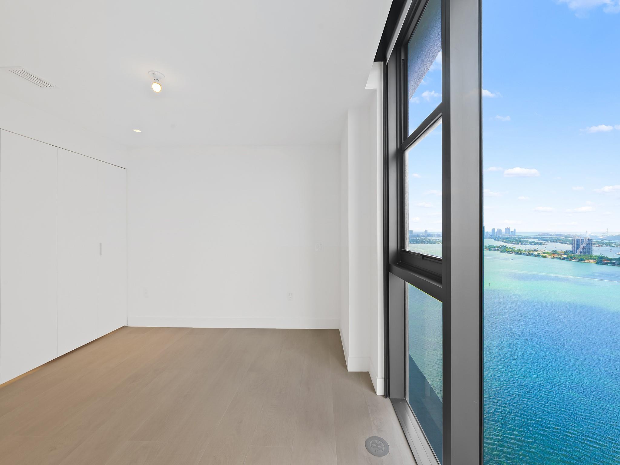 ARIA RESERVE SOUTH - Residential Lease